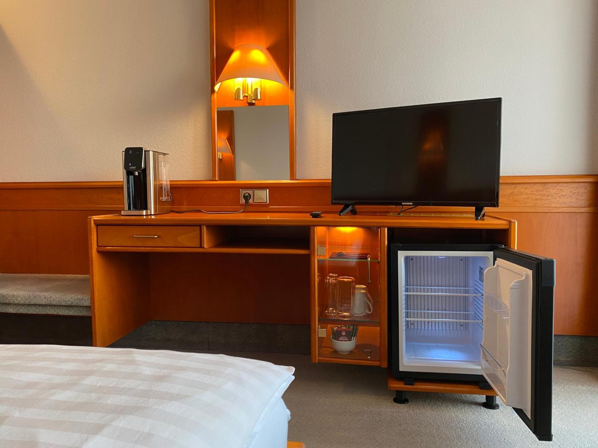 Adamidis Hotel Altenmedingen エクステリア 写真