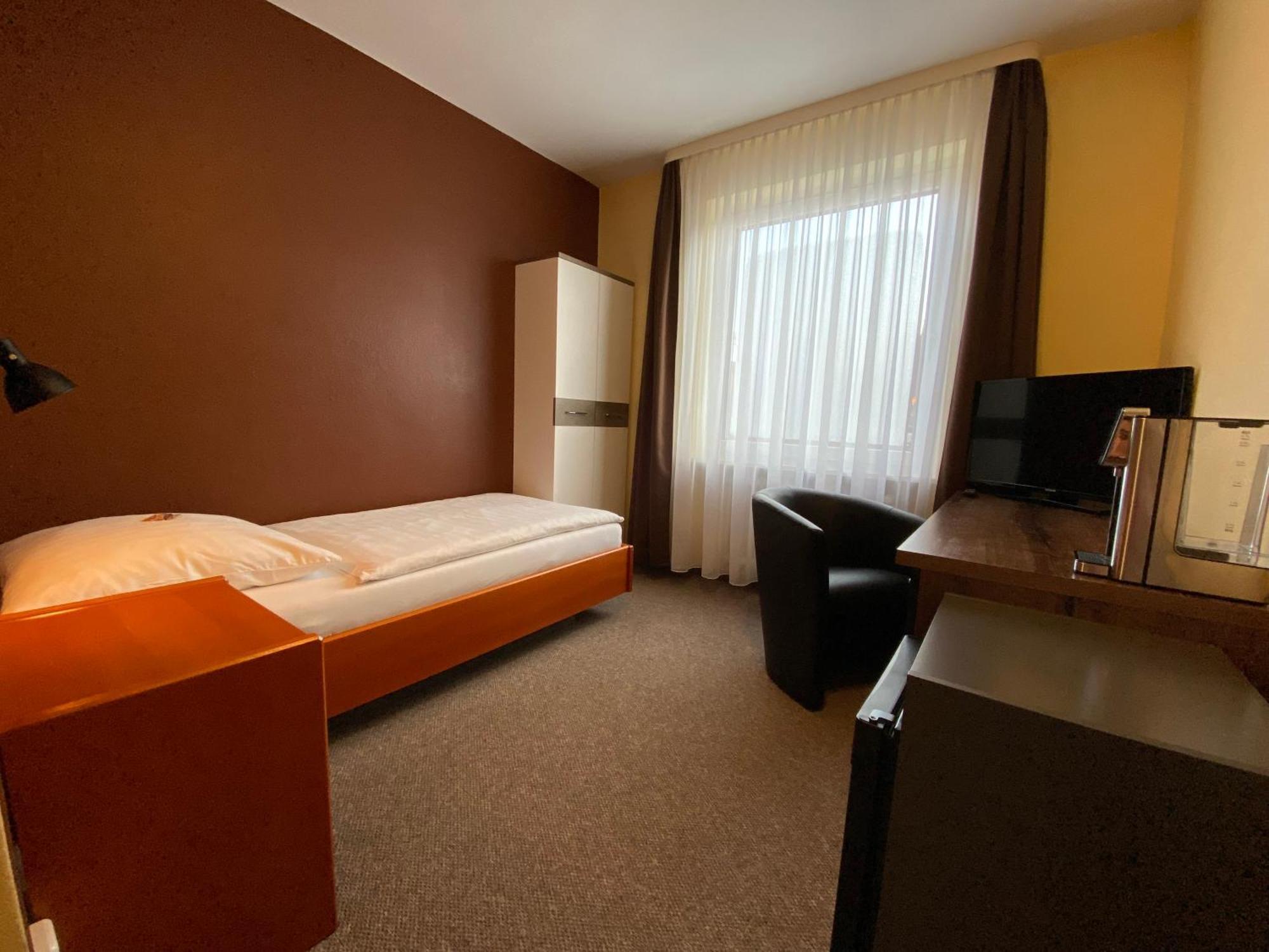 Adamidis Hotel Altenmedingen エクステリア 写真