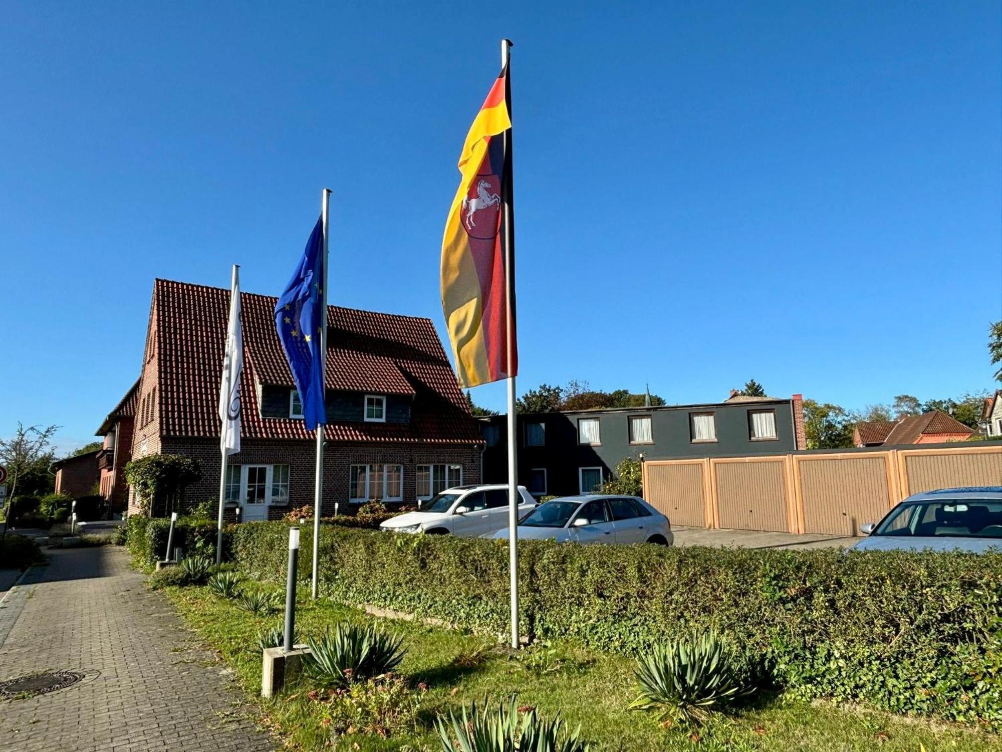 Adamidis Hotel Altenmedingen エクステリア 写真