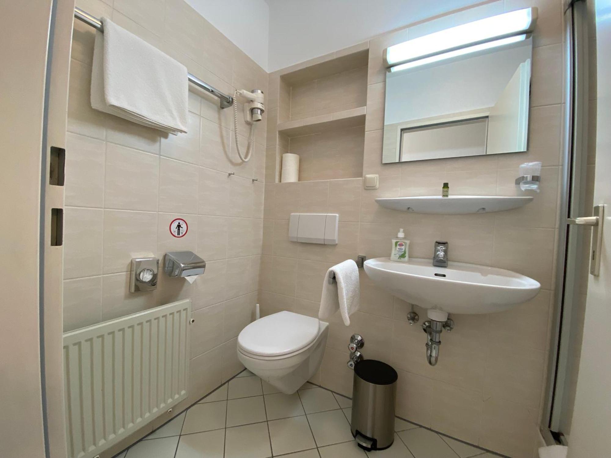 Adamidis Hotel Altenmedingen エクステリア 写真