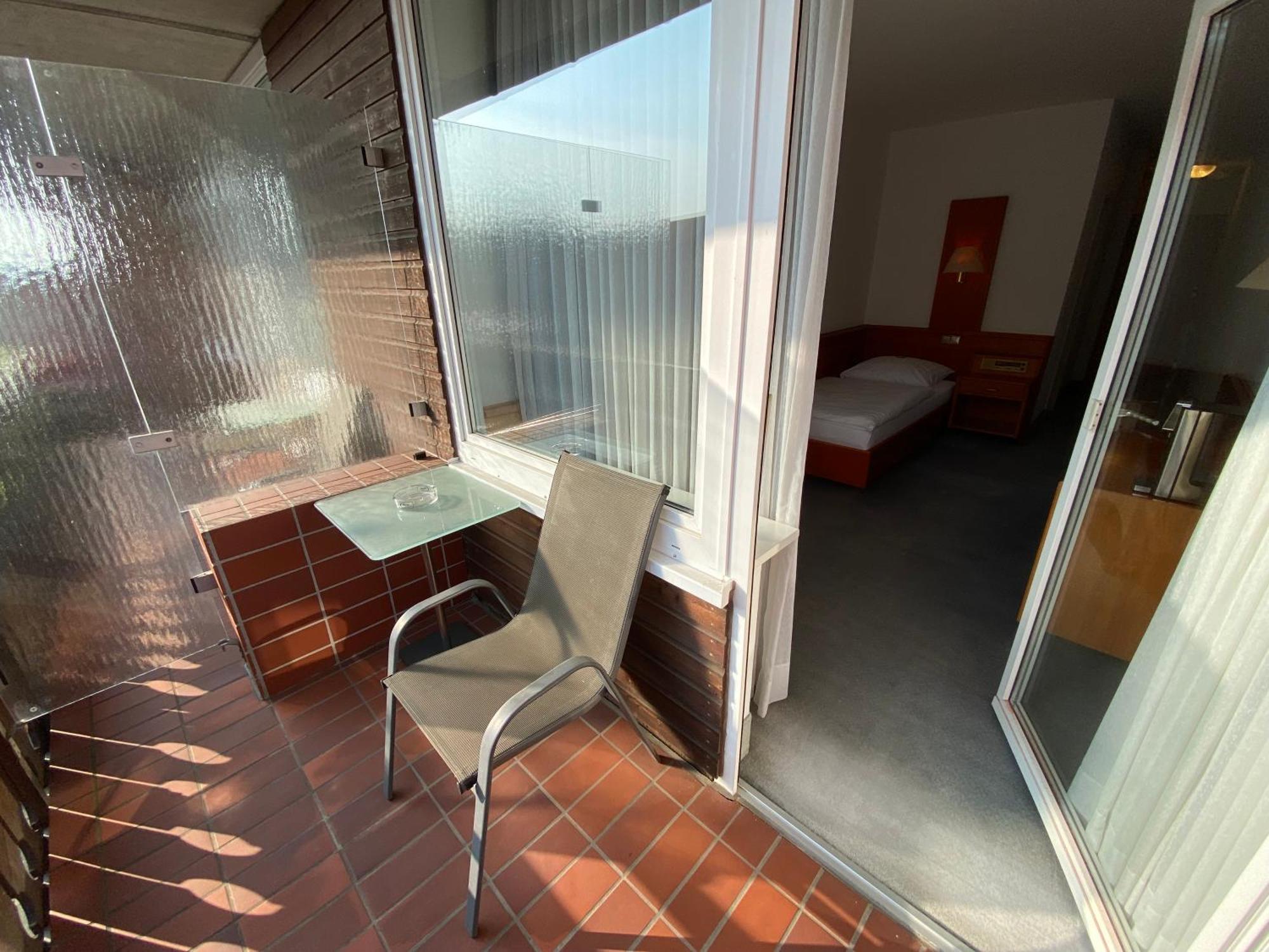 Adamidis Hotel Altenmedingen エクステリア 写真