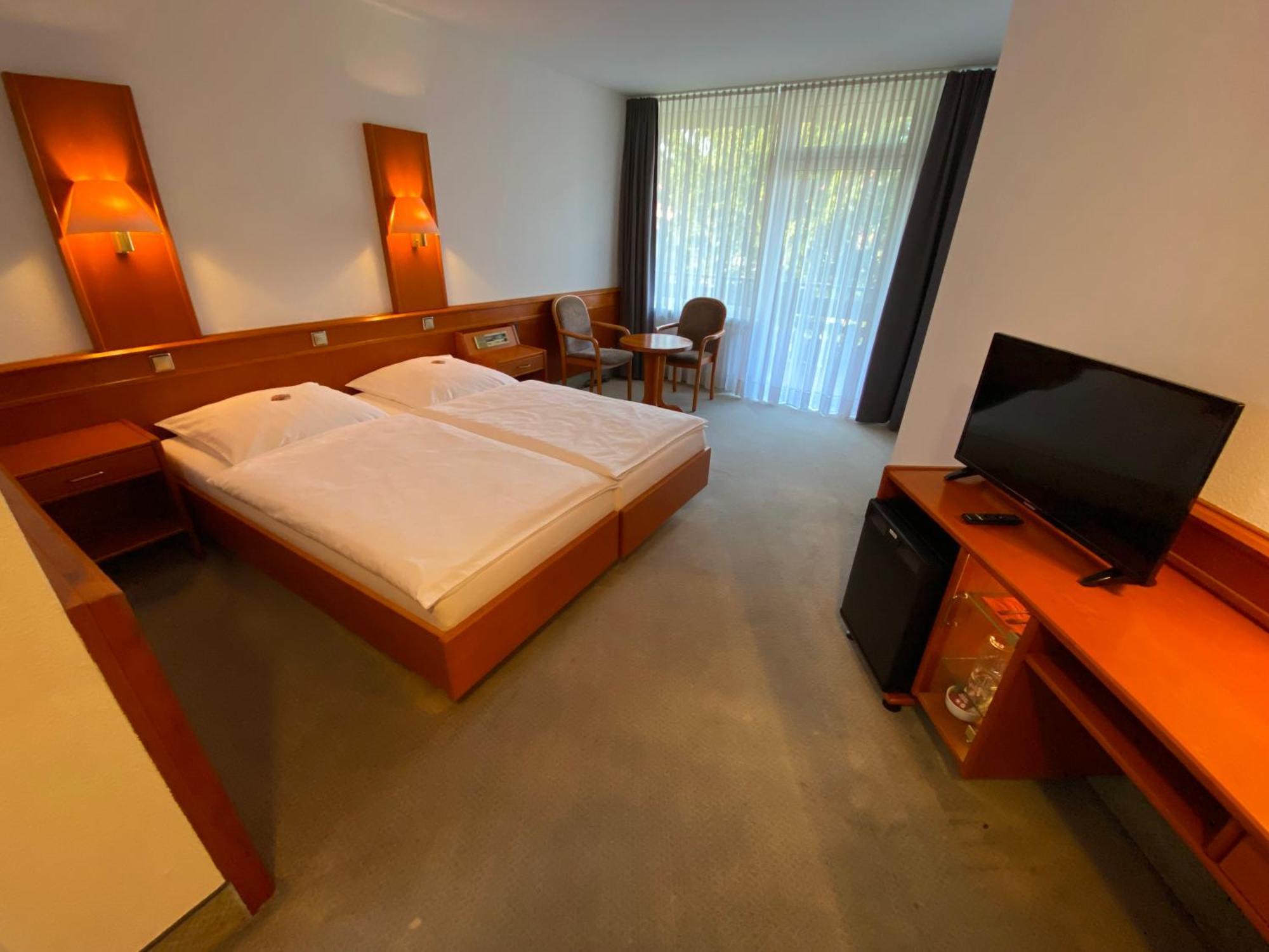 Adamidis Hotel Altenmedingen エクステリア 写真
